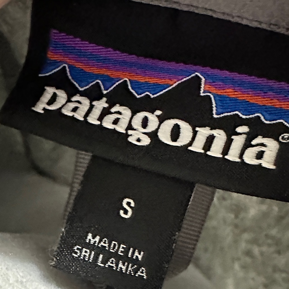 Patagonia Women's Gray Quarter-Zip Sweater - Picture 7 of 9